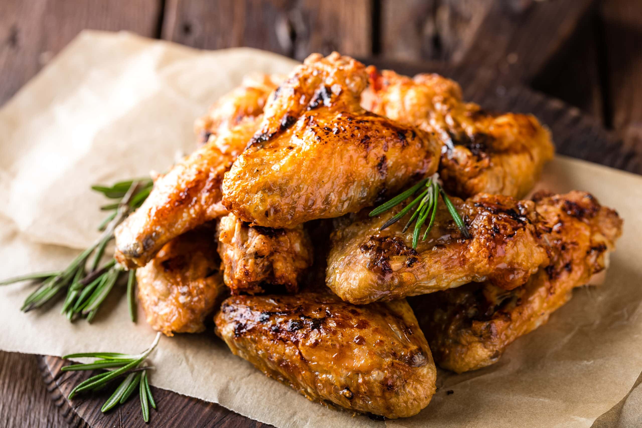 How To Make Make These Easy Crispy Oven-Baked Chicken Wings For Your Next Party - Kitchen Ratings