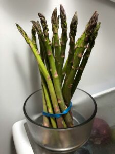 How to cook Asparagus - Store in the fridge