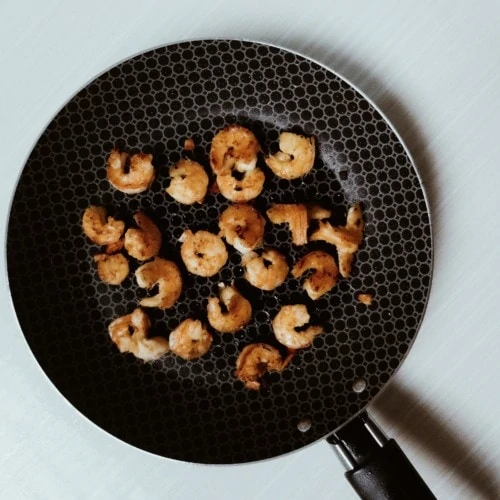 Shrimp in a frying pan